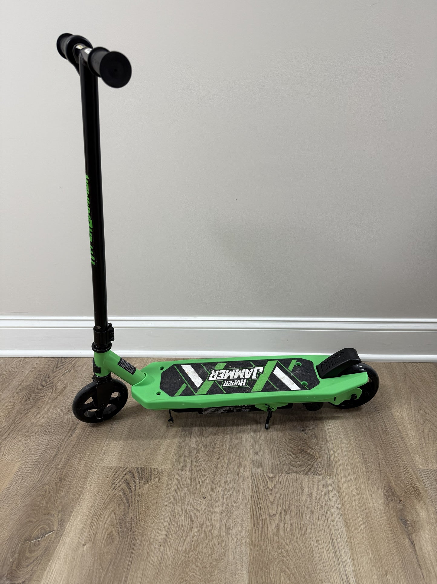 Hyper Jammer Kids Electric Scooter 12 Volt Battery Powered Scooter - Green: Steel Frame, 10 MPH